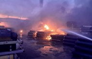 آتش سوزی گسترده یک گاراژ در محدوده خاوران
