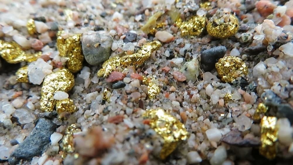 تشخیص سنگ طلا در کوه | چگونه بفهمیم خاک طلا دارد