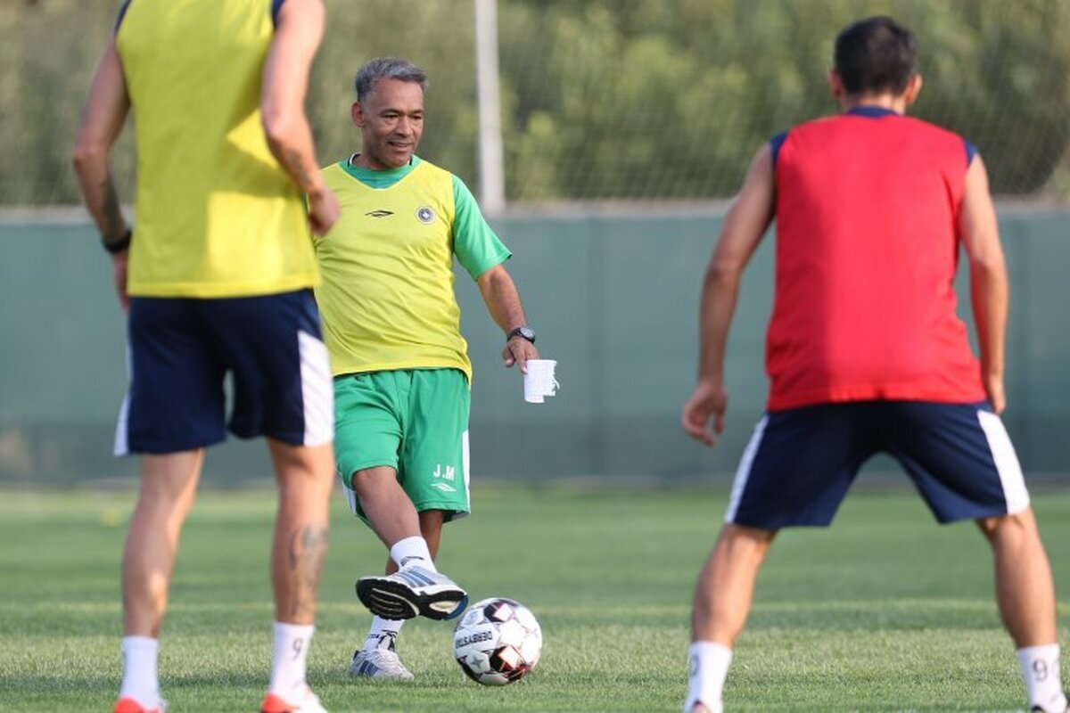 عکس| شادترین و ویژه‌ترین کادر فنی فوتبال ایران !
