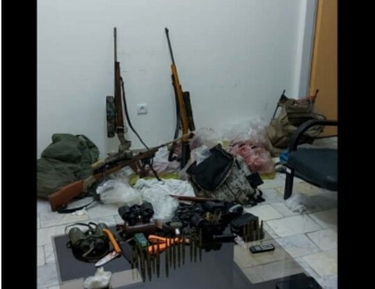 کشف سلاح‌های غیرمجاز از اراذل و اوباش در عباس آباد