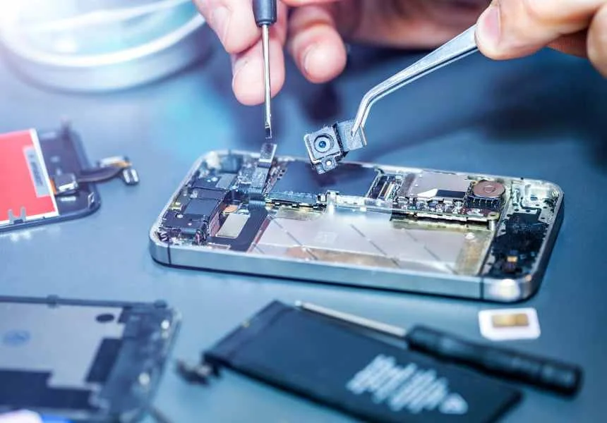 Application of resin in mobile repairs