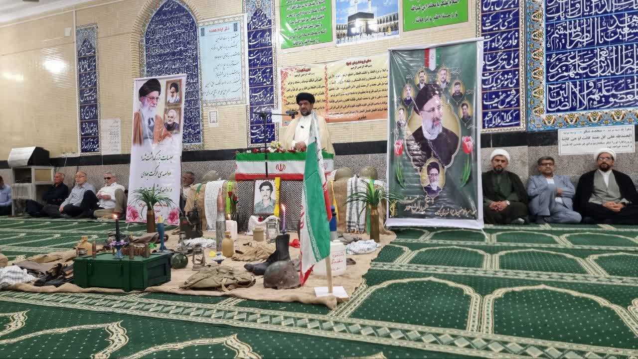 شهدای خدمت وفادارانه در مسیر آرمانهای انقلاب گام برداشتند
