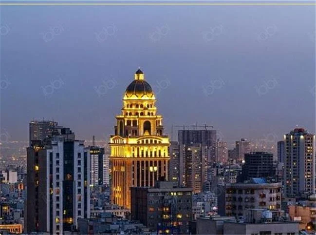 آهن نما و مصالح خارجی: هویت برج در دل شهر