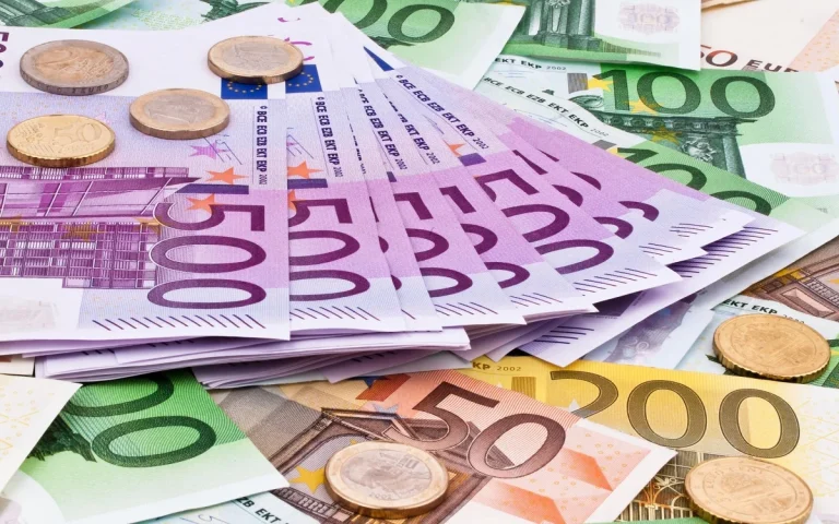 قیمت یورو 12 هزار تومان کاهش یافت: بازار در حال تثبیت شدن است
